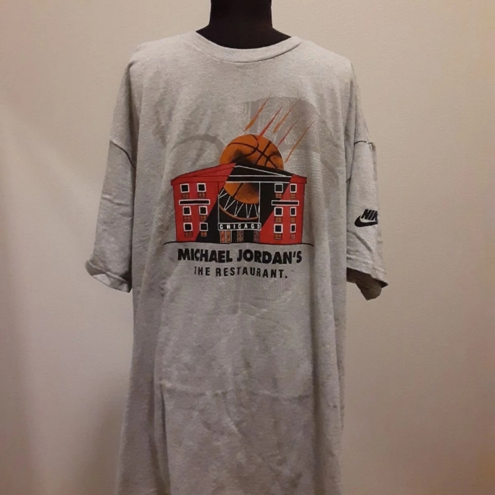 Men's Nike "Michael Jordan's The Restaurant" T-shirt (Vintage 👕) - Picture 2 of 8